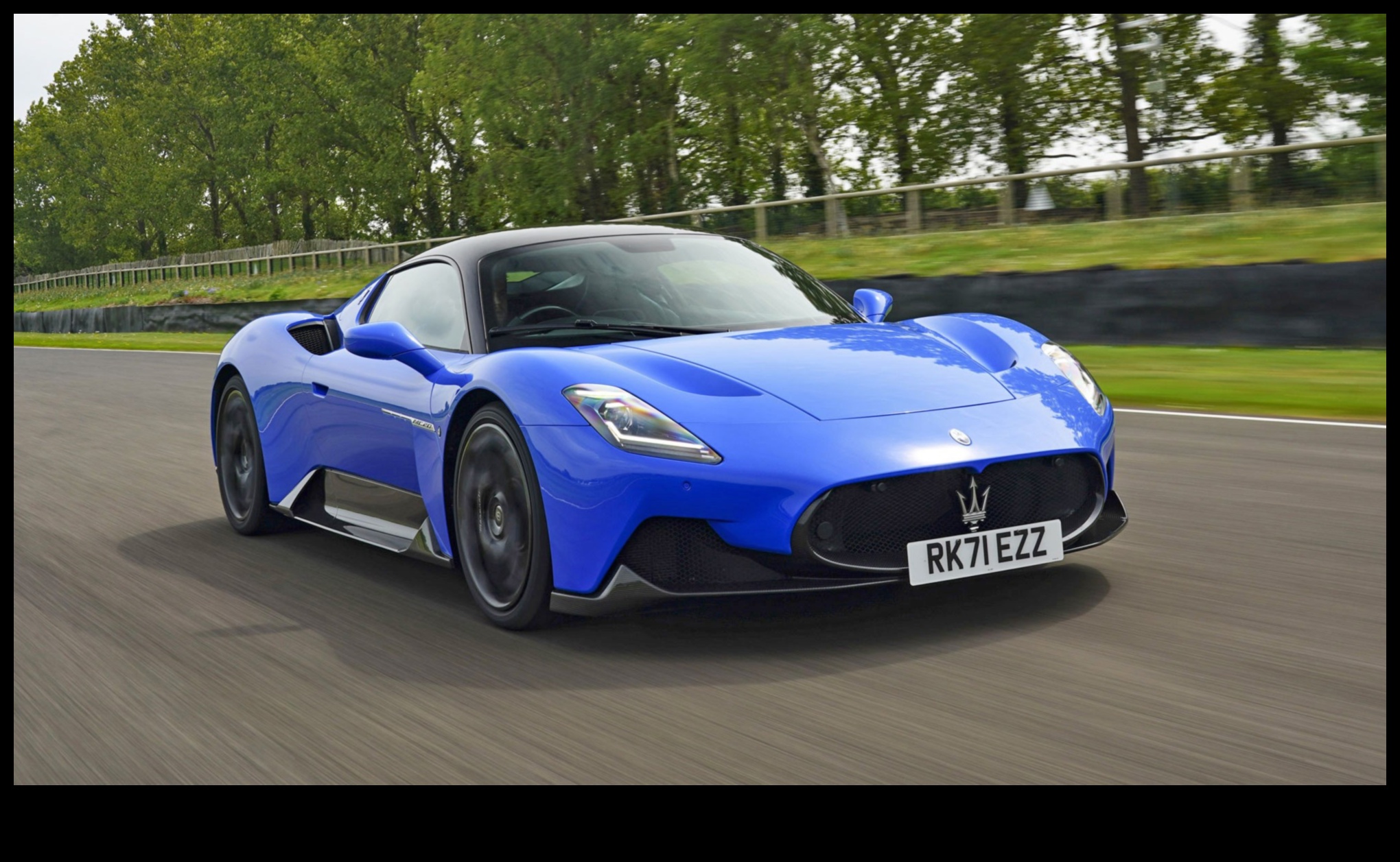 Racing Royalty: Спортни автомобили, които управляват пистата