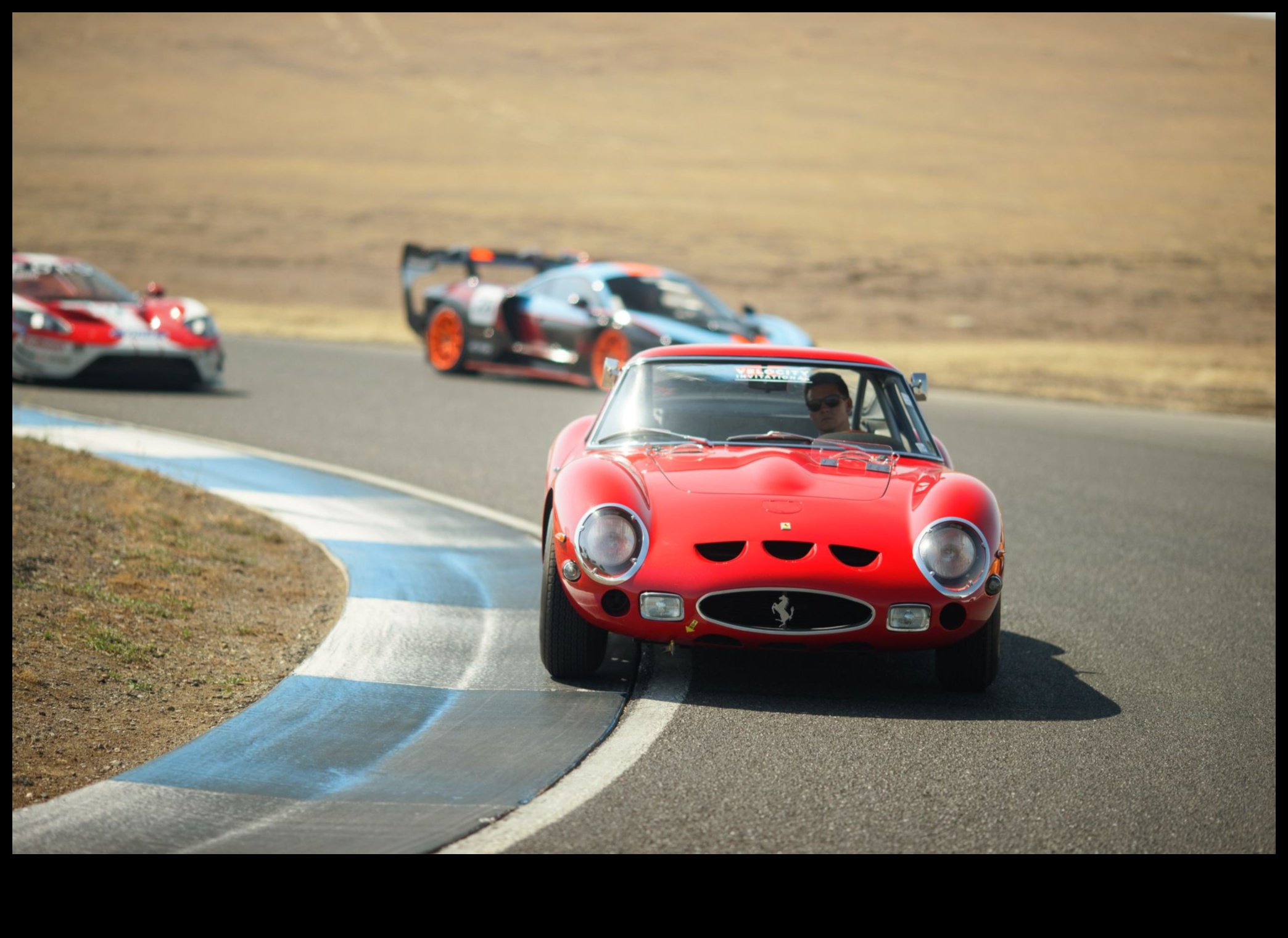 Racing Royalty: Спортни автомобили, които управляват пистата