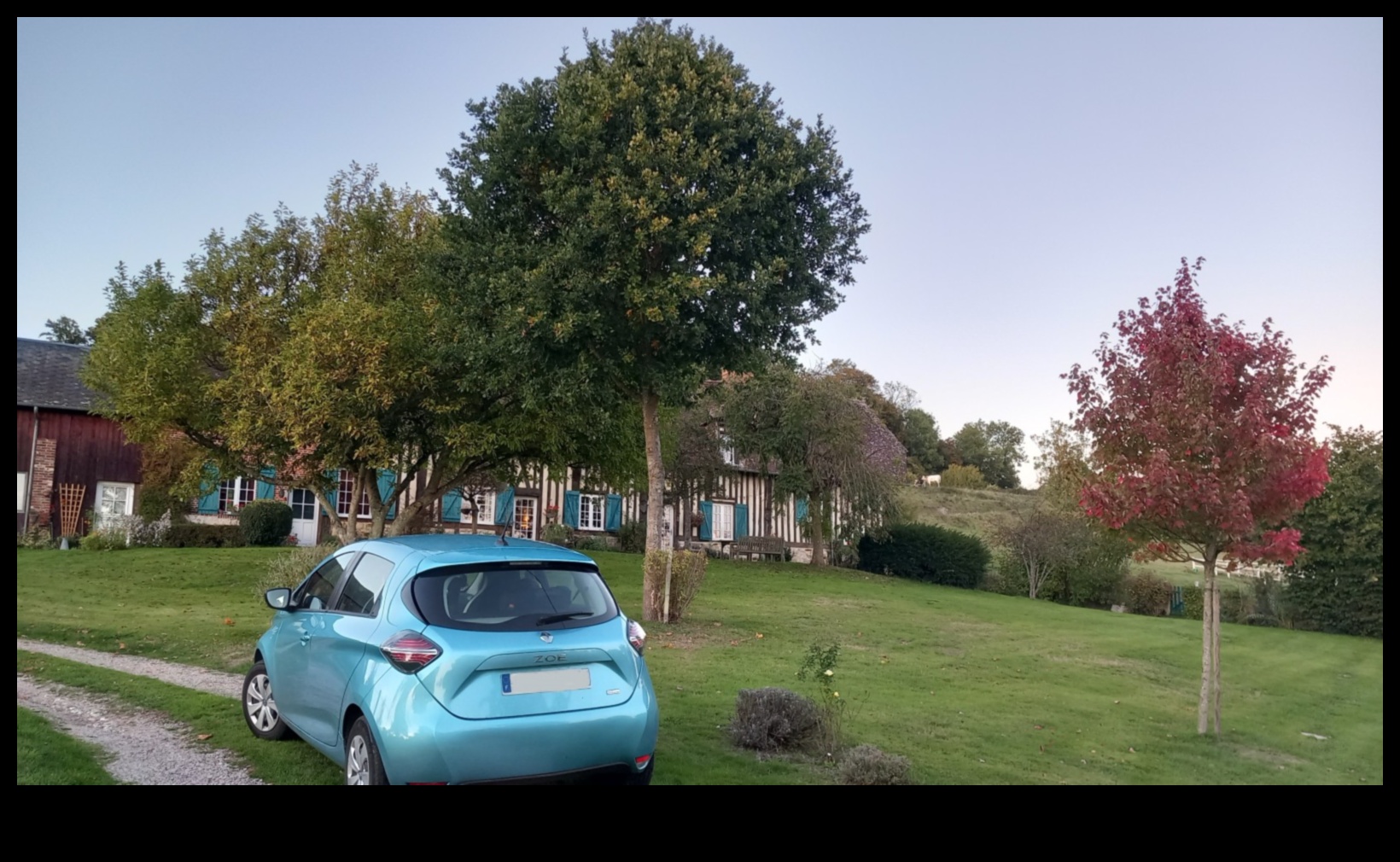 Екологични бягства: Електрическите автомобили като пазители на устойчивото пътуване