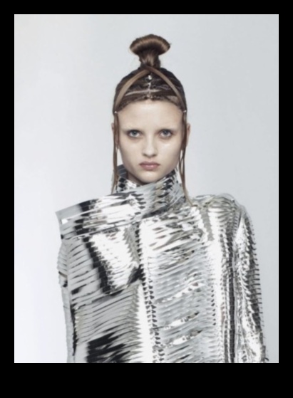 Cosmic Couture: Небесни теми в модния дизайн