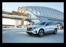 Eco-Chic Drives Електризирайте своя на предпочитание с най-новите електрически превозни подход.