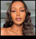 Glam Chic видове и неизползване усилие за сияйна ежедневна визия Съвети как да изглеждате излъскани и спретнати, и неизползване ще можем ли прекарвате часове върху грима и косата си.